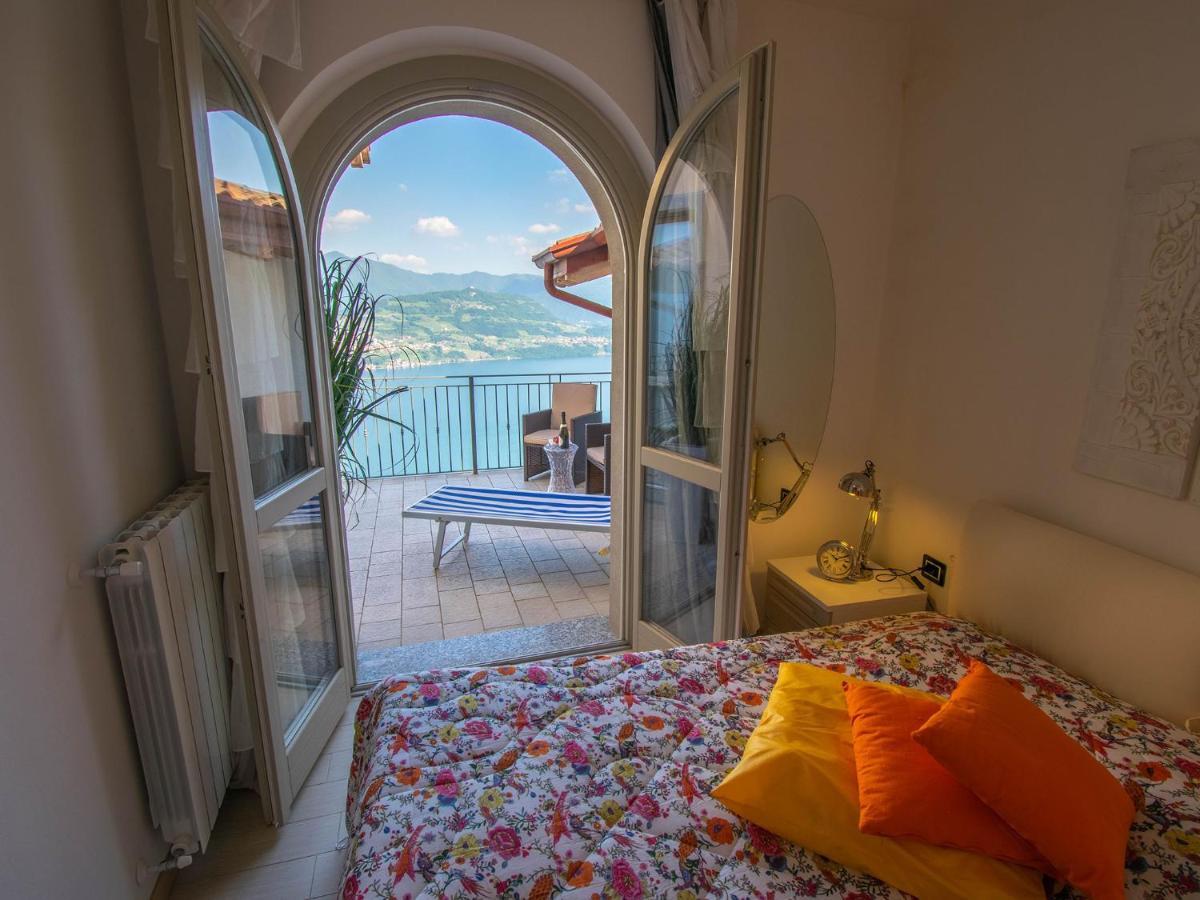 Cherubino - Stunning Lake View With Swimming Pool Parzanica Εξωτερικό φωτογραφία